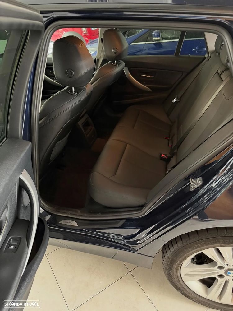 BMW 318 d Touring - 9