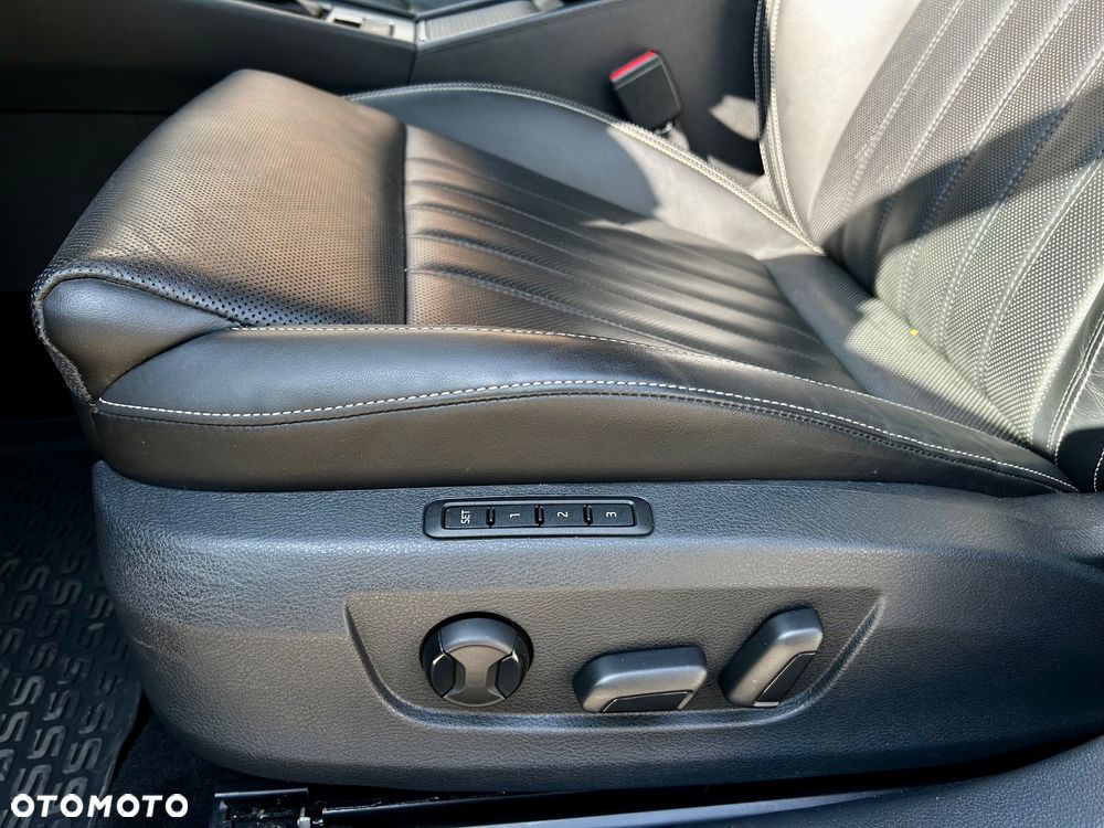 Skoda Superb 2.0 TDI SCR 4x4 L&K DSG - 17