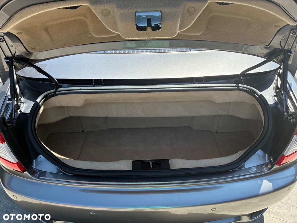 Maserati GranCabrio - 12