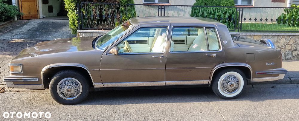 Cadillac Deville - 2