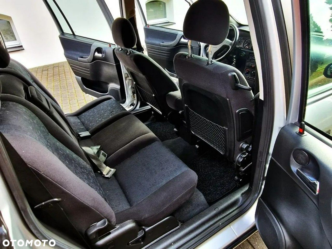 Opel Zafira 1.6 16V Elegance - 10