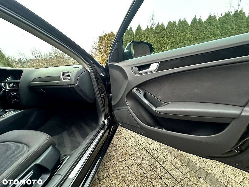 Audi A4 Limousine - 10
