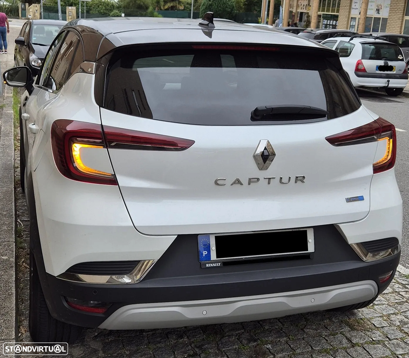 Renault Captur 1.6 E-Tech Plug-In Exclusive - 2