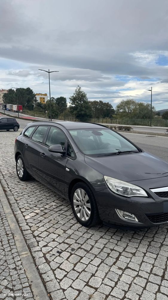 Opel Astra Sports Tourer - 2
