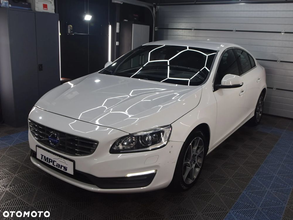 Volvo S60 D4 Drive-E Momentum - 27