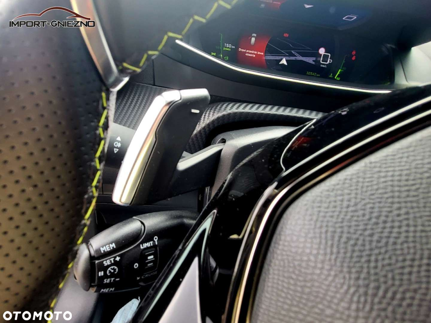 Peugeot 208 - 32