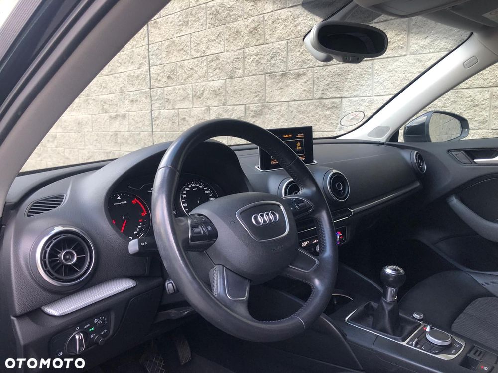 Audi A3 Sportback 1.6 TDI Ambiente - 29