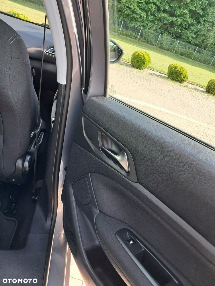 Peugeot 308 - 23