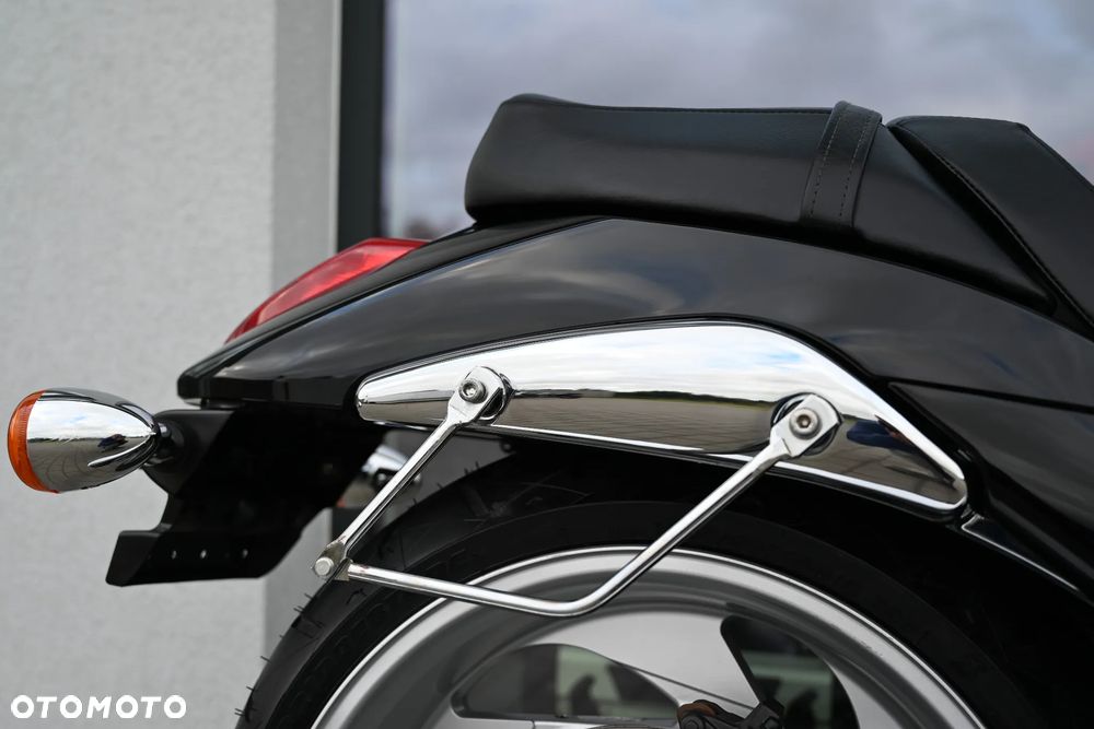 Suzuki Intruder - 25