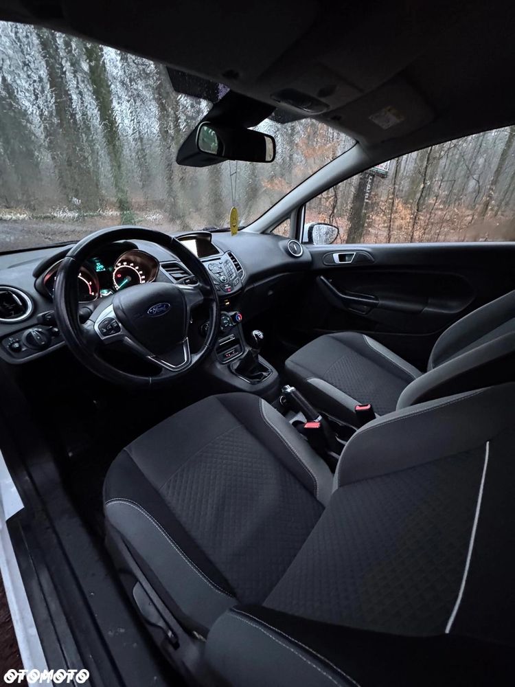 Ford Fiesta ver-1-5-tdci-sync-edition - 12