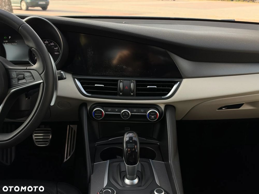 Alfa Romeo Giulia 2.0 Turbo 16V AT8 Veloce Ti - 29