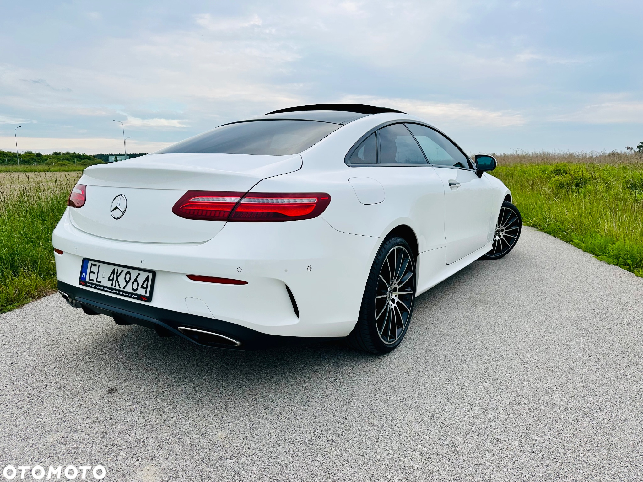 Mercedes-Benz Klasa E 200 Coupe 9G-TRONIC - 2