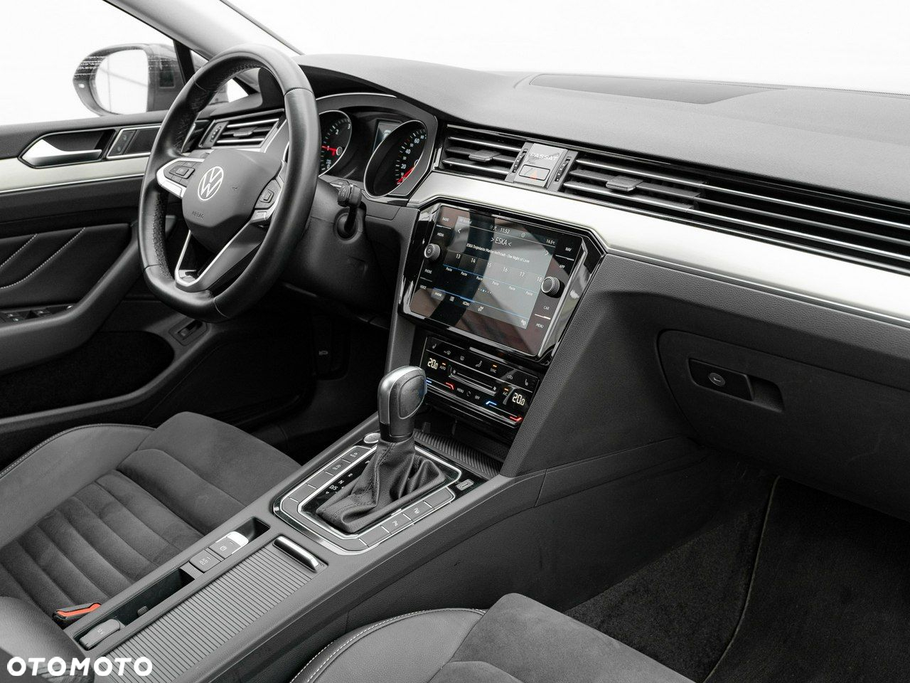 Volkswagen Passat 2.0 TDI Elegance DSG - 33