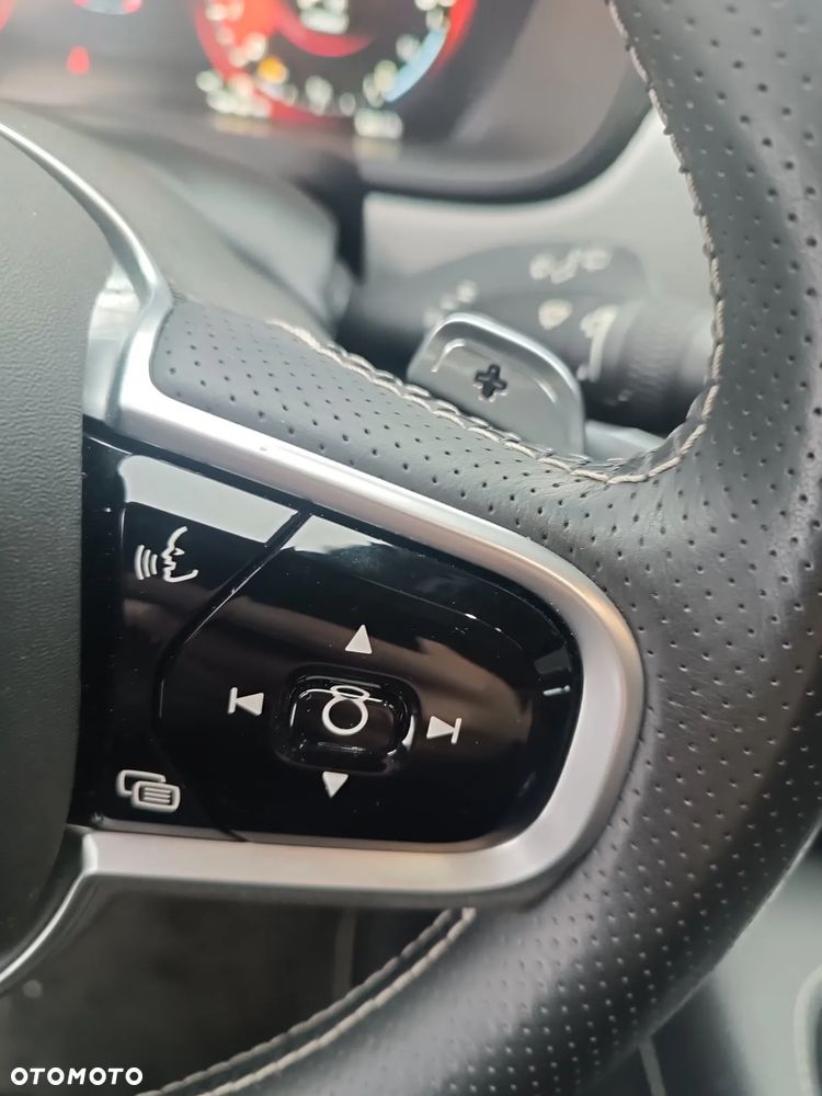 Volvo V90 T8 AWD Plug-In Hybrid R-Design - 20