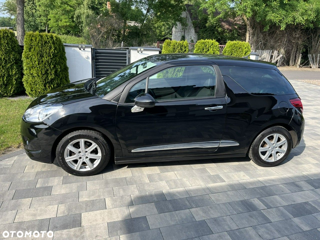 Citroën DS3 BlueHDi 100 CONNECTED CHIC - 27