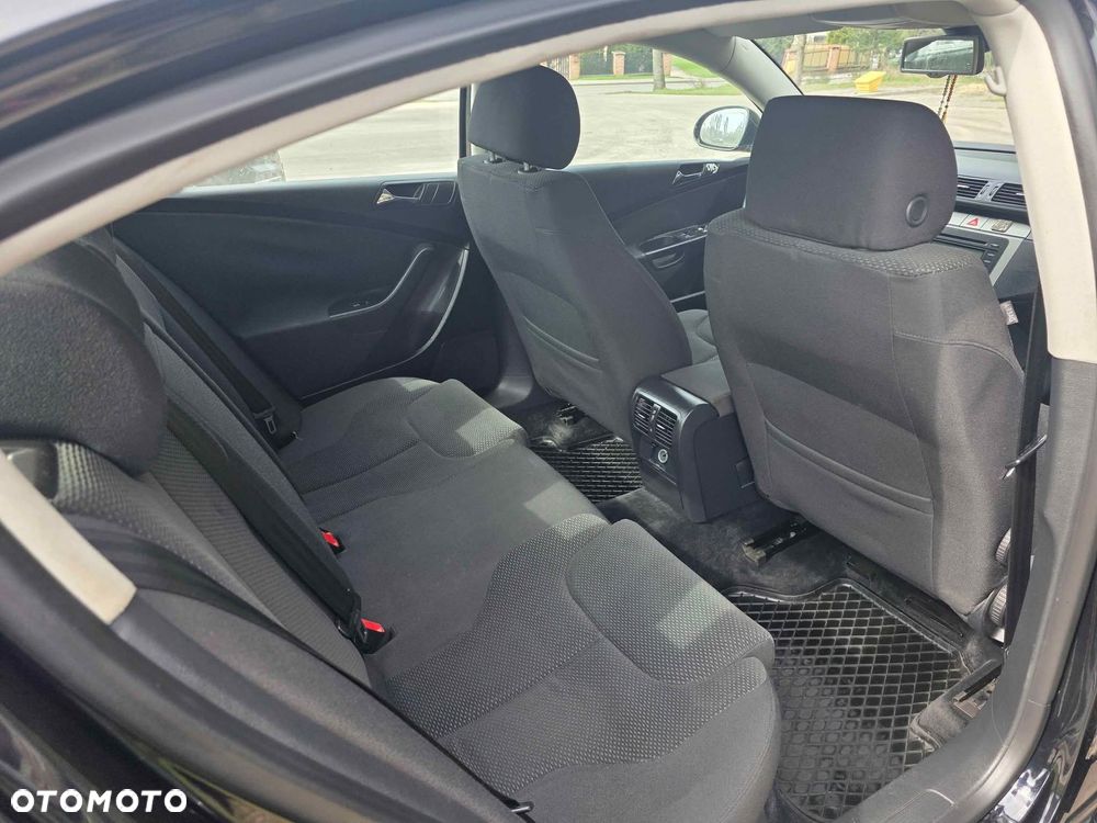 Volkswagen Passat 1.9 TDI Individual - 8