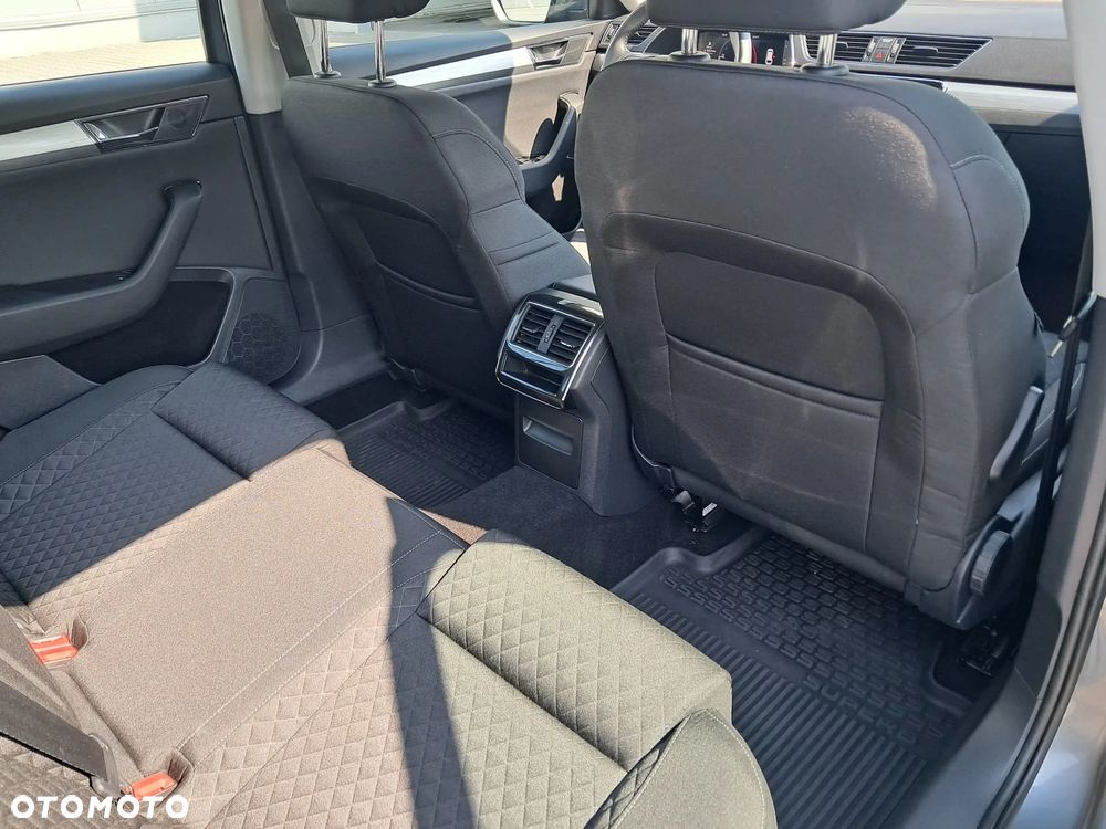 Skoda Superb 2.0 TDI SCR Ambition DSG - 29