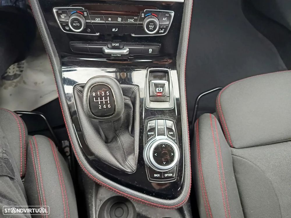 BMW 218 Active Tourer - 27