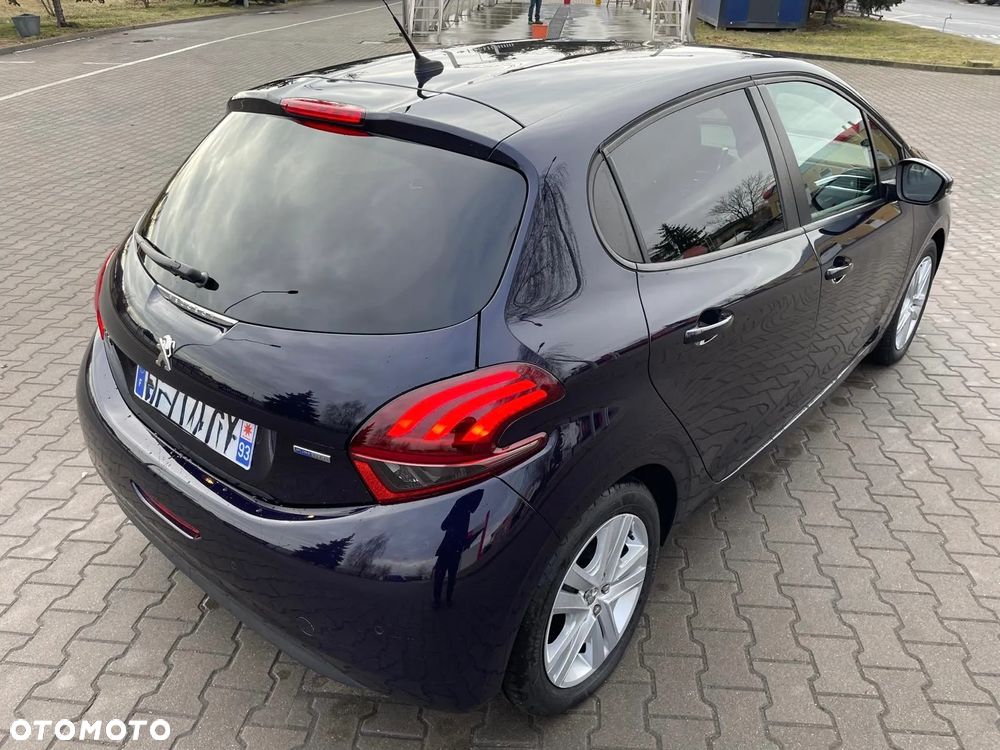 Peugeot 208 82 PureTech Style - 12