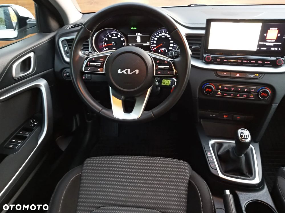 Kia Ceed 1.5 T-GDI M - 23