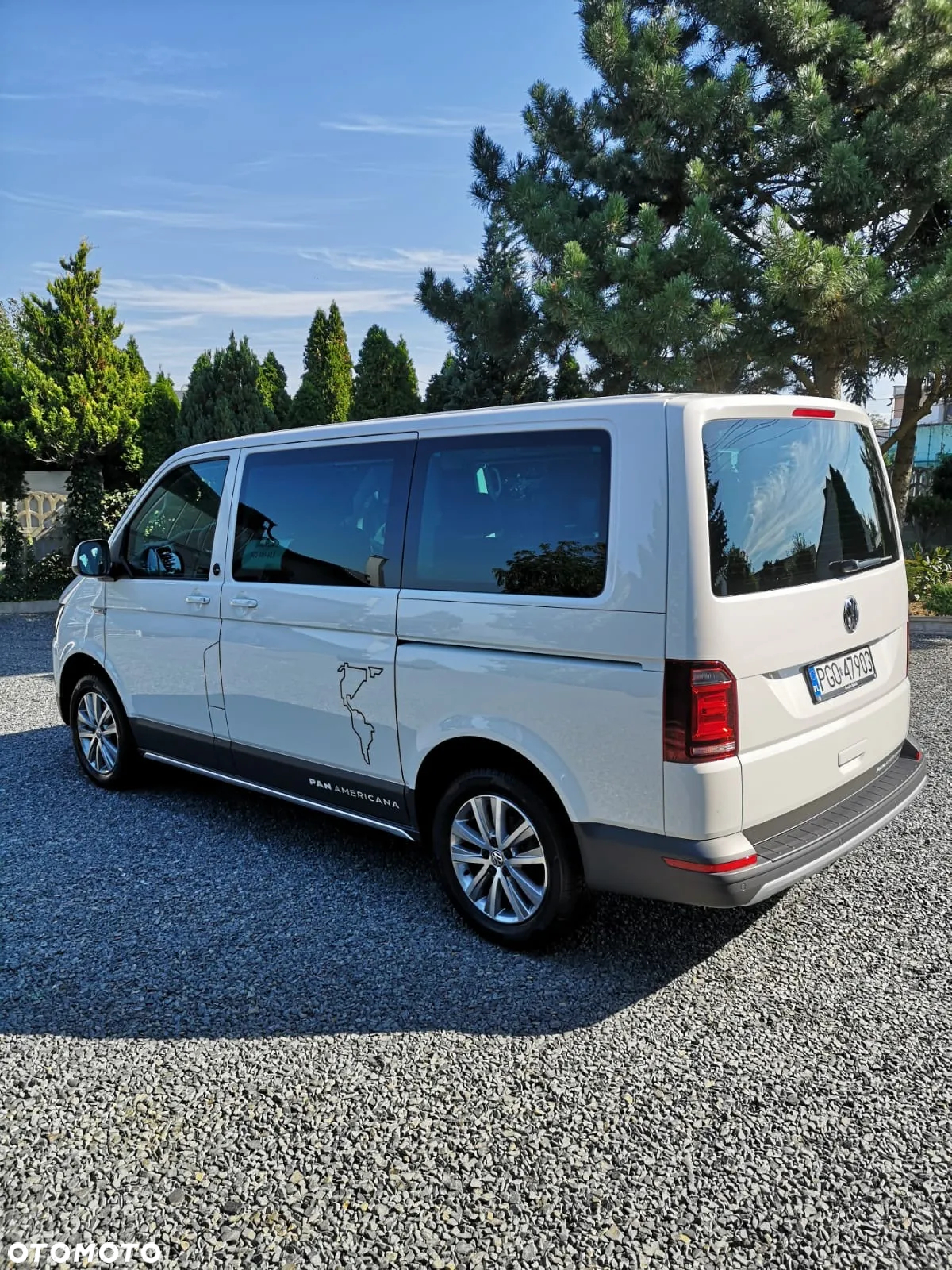 Volkswagen Multivan - 2