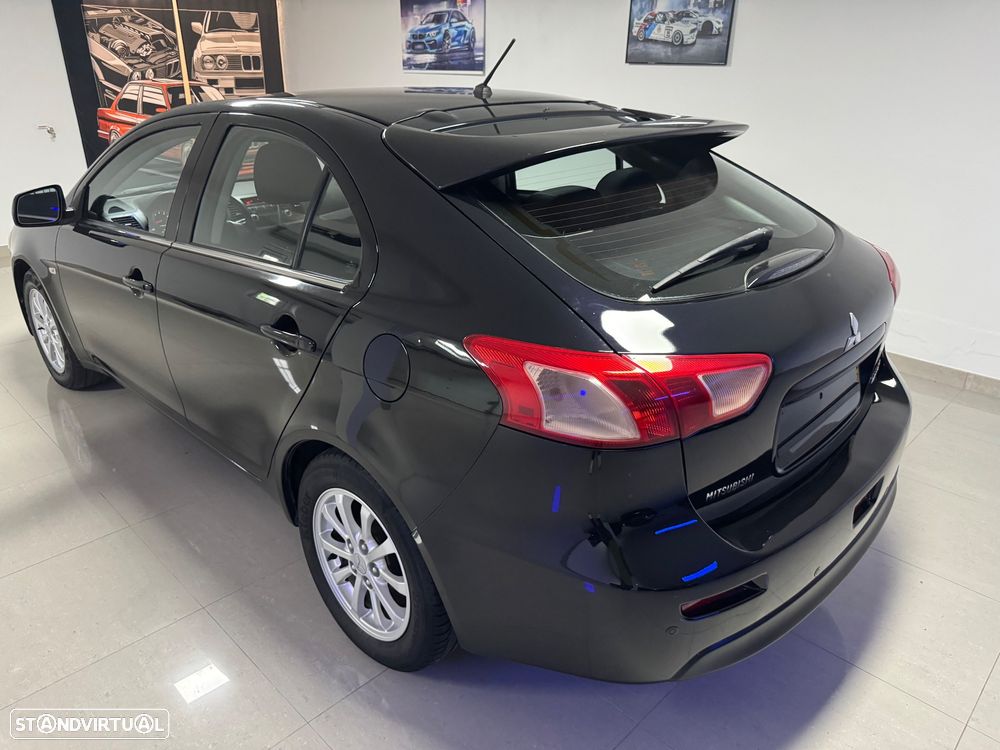 Mitsubishi Lancer Sportback 1.6 Invite Black Edition ClearTec - 23