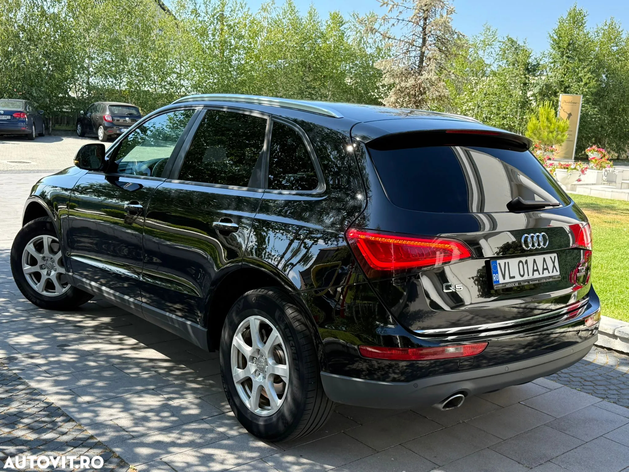 Audi Q5 2.0 40 TDI quattro S tronic Design - 4