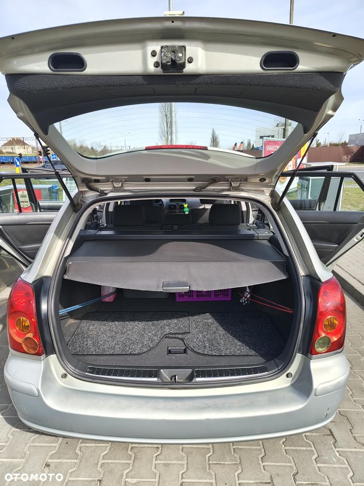 Toyota Avensis 1.8 VVT-i Luna - 7