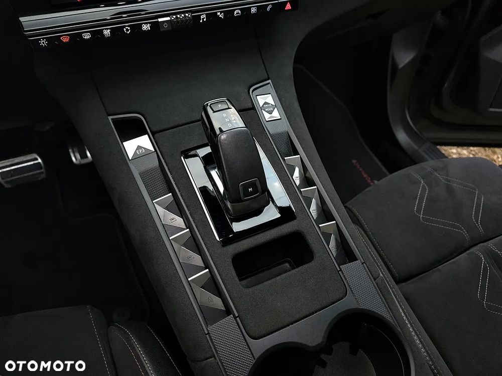 DS Automobiles DS 7 Crossback 2.0 BlueHDi Performance Line + - 29