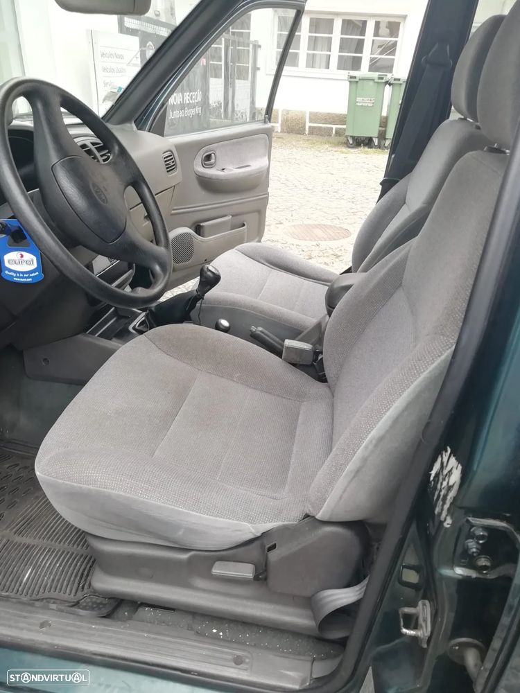 Kia Sportage 2.0 TDi LS - 2
