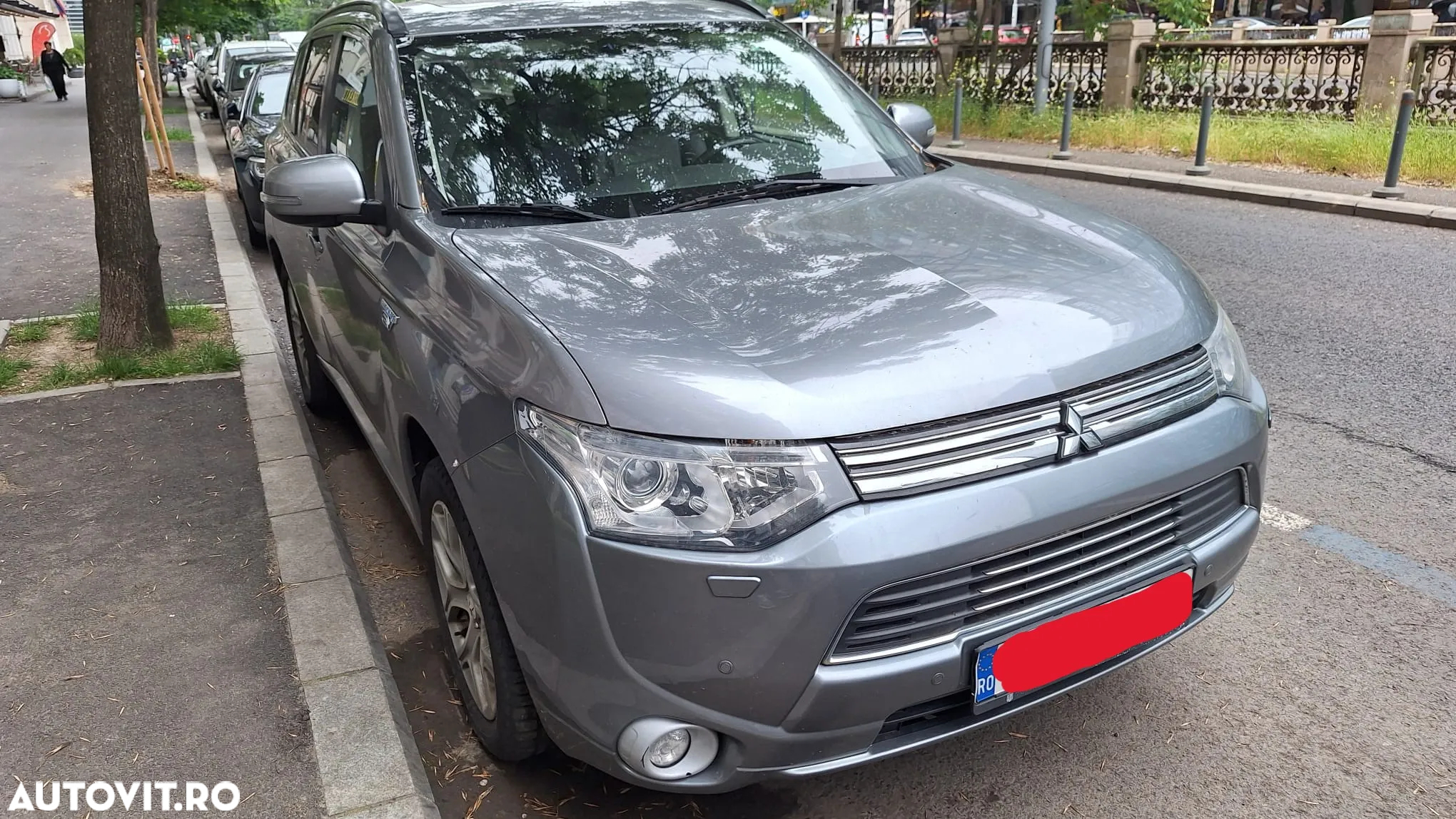 Mitsubishi Outlander - 3