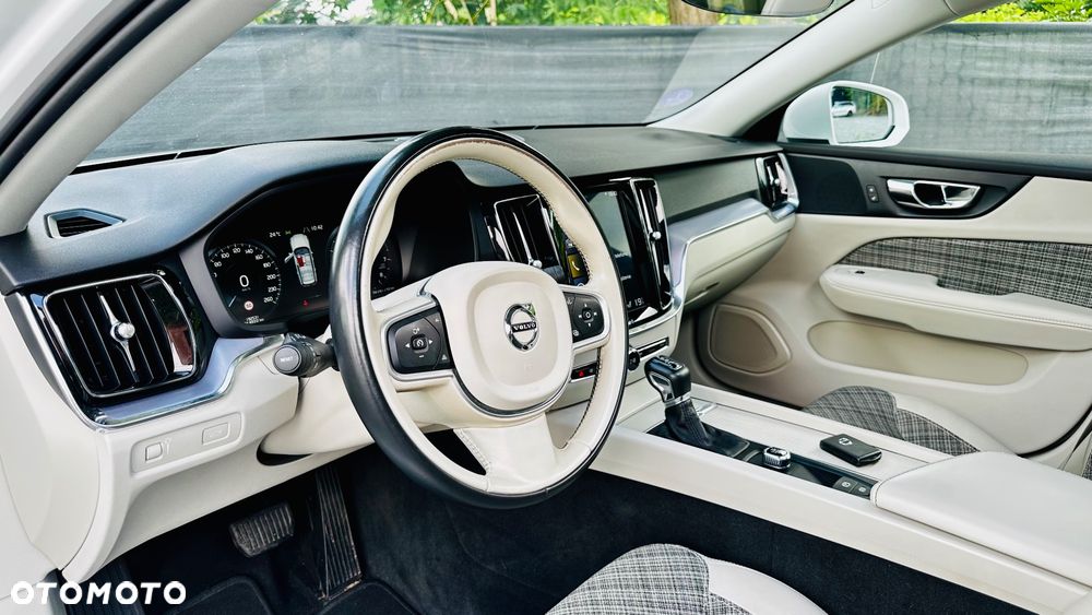 Volvo V60 T5 Geartronic Momentum - 29