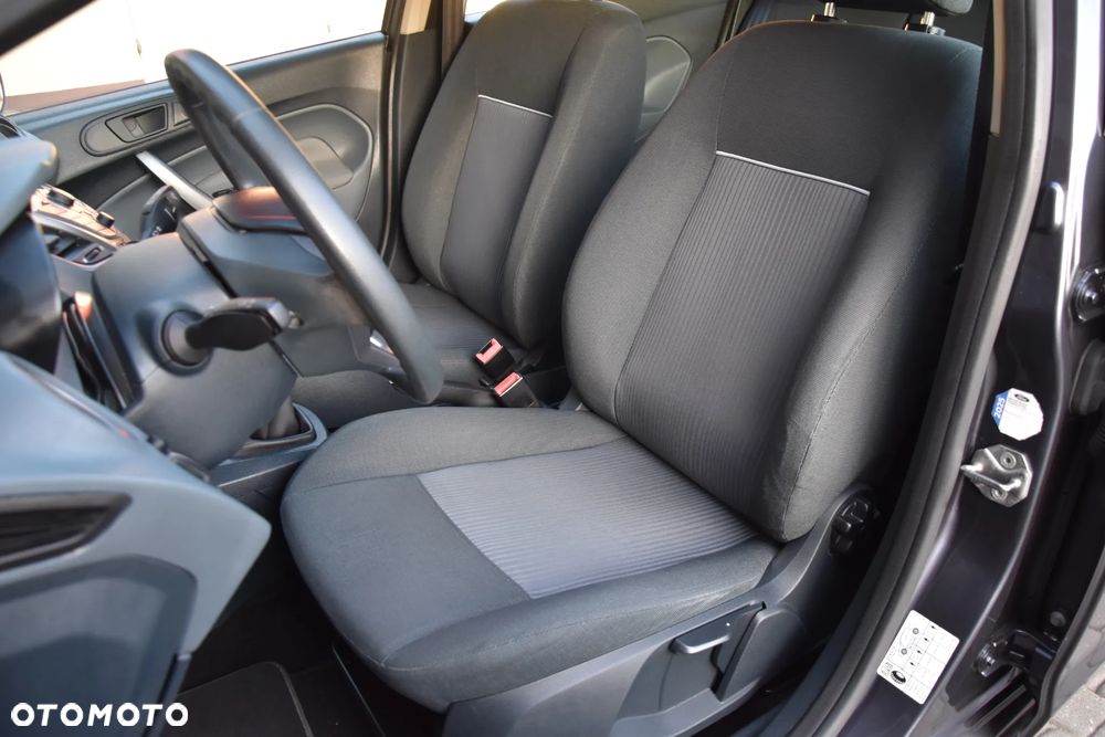 Ford Fiesta 1.25 Titanium EU5 - 19