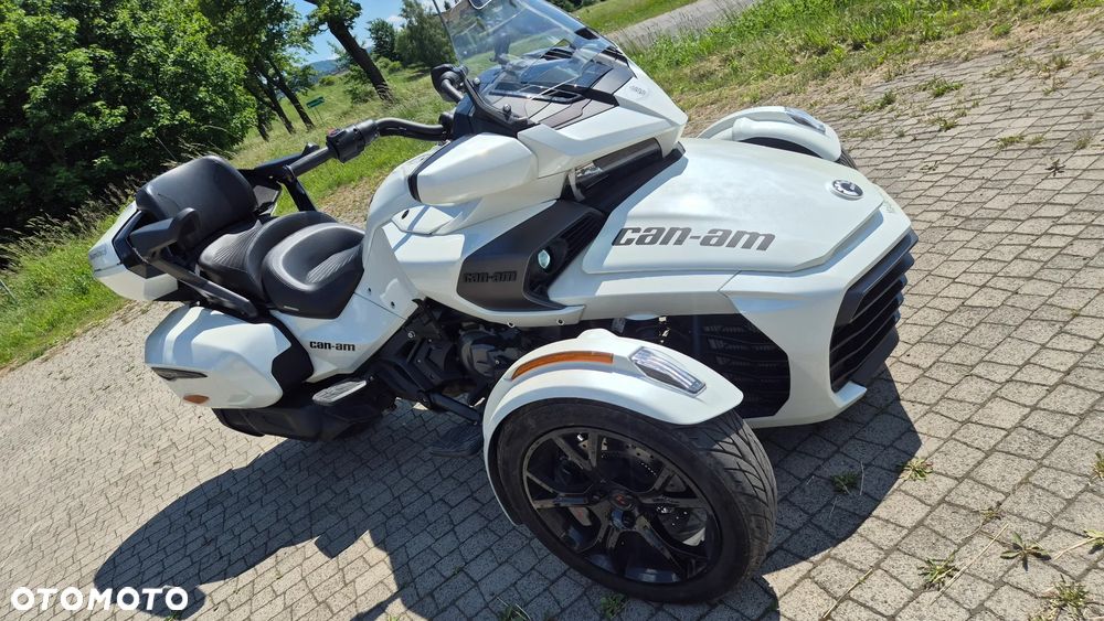 Can-Am Spyder - 2