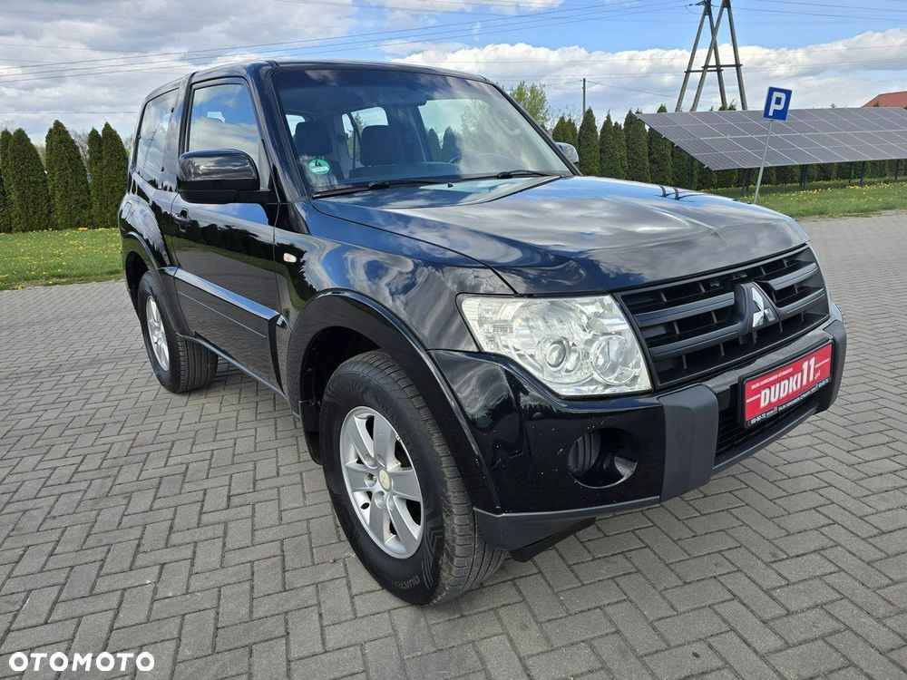 Mitsubishi Pajero - 2