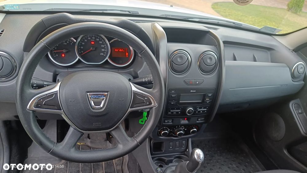 Dacia Duster 1.6 SCe Laureate S&S - 13