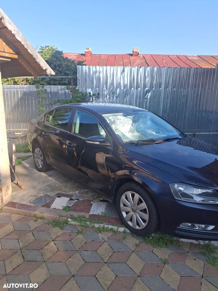 Volkswagen Passat 1.6 TDI BlueMotion Technology Comfortline - 2