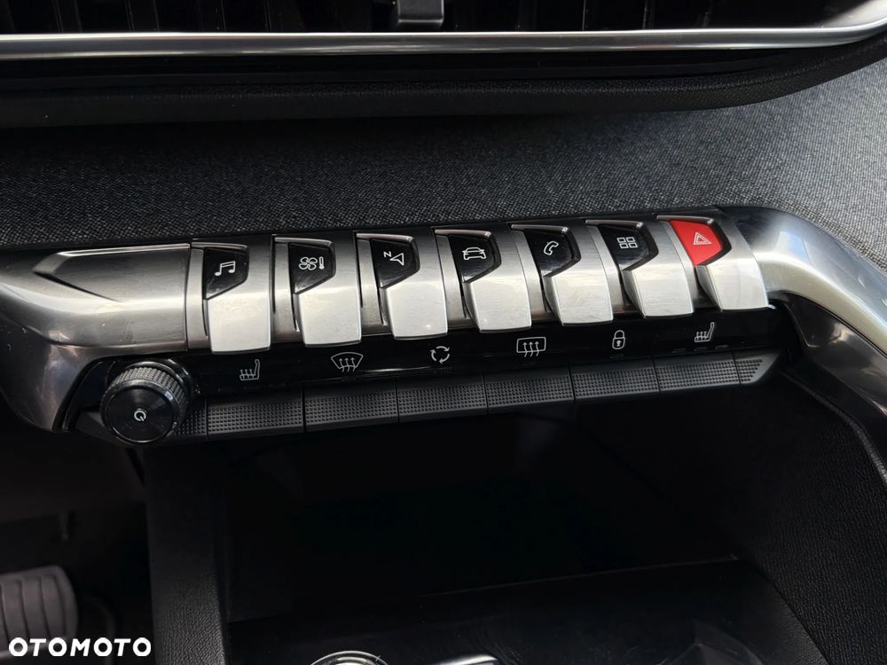 Peugeot 5008 1.6 PureTech Allure S&S EAT8 - 30