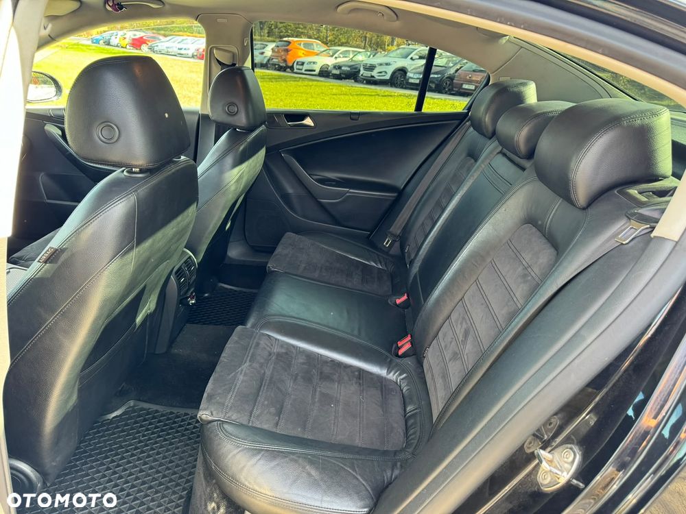 Volkswagen Passat 2.0 TDI DPF Highline DSG - 13