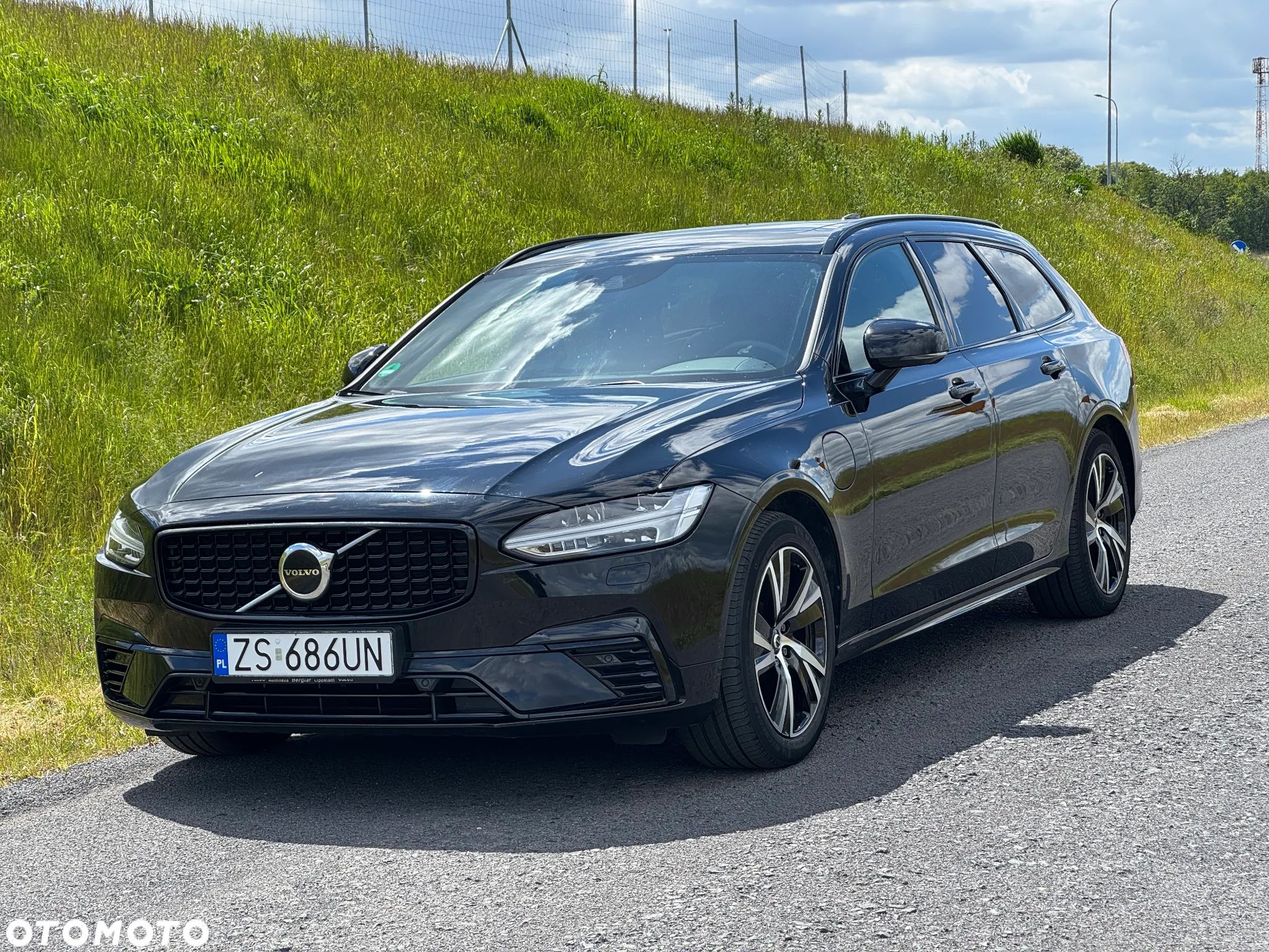 Volvo V90 T6 Plug-in Hybrid AWD Ultra Dark - 1