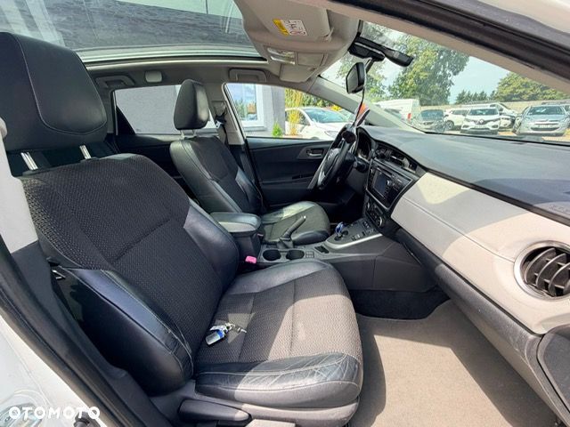 Toyota Auris 1.8 HSD Prestige NAVI - 16