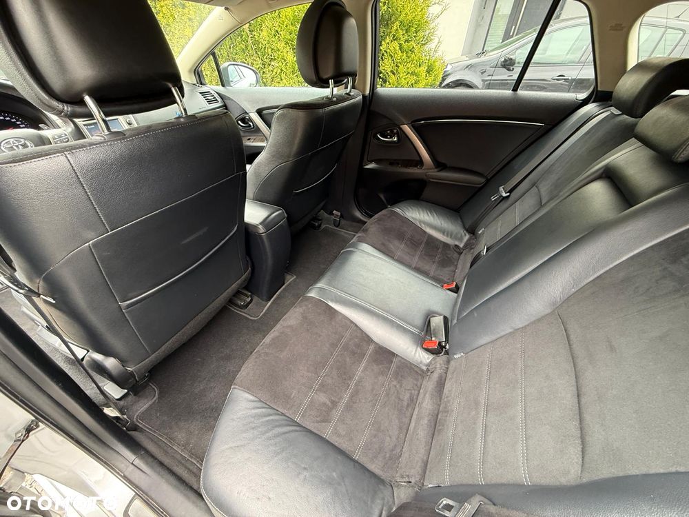 Toyota Avensis 2.0 Premium MS - 28