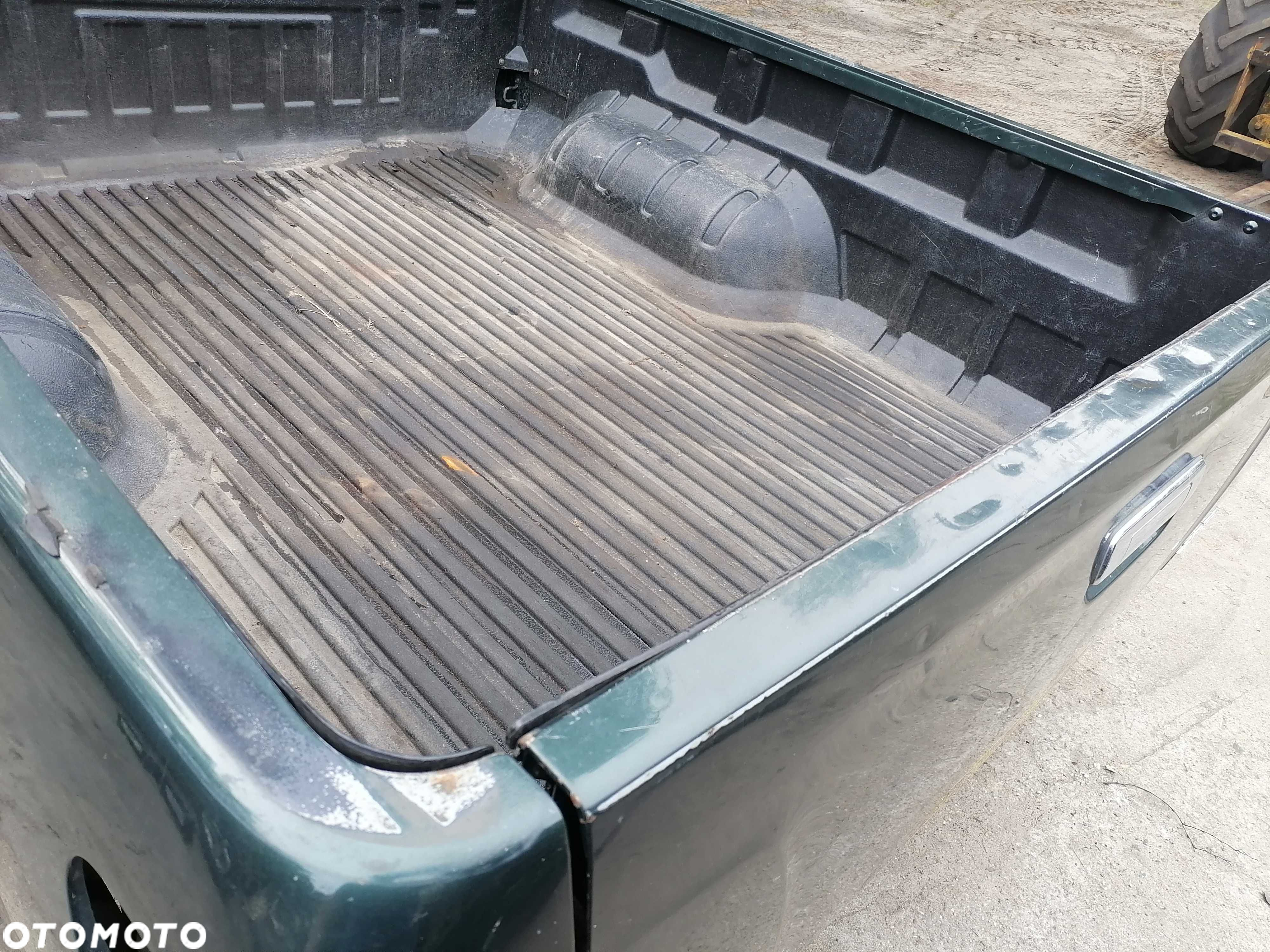 ISUZU D-MAX II paka klapa skrzynia ładunkowa - 2