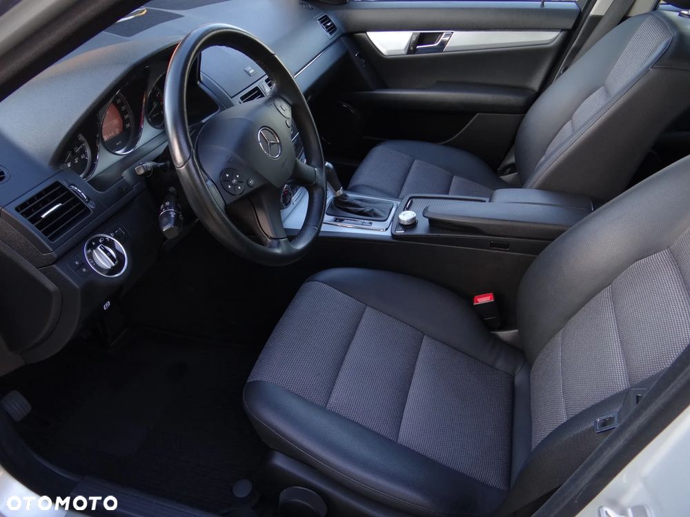 Mercedes-Benz Klasa C 180 BlueEFFICIENCY 7G-TRONIC Avantgarde - 18