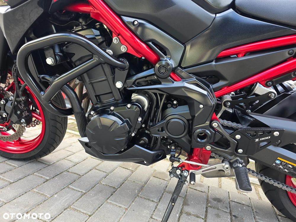 Kawasaki Z 900 - 12
