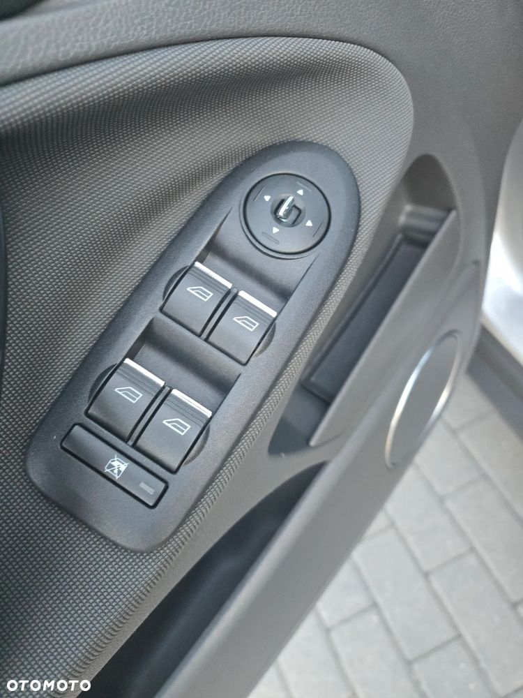 Ford Kuga - 9