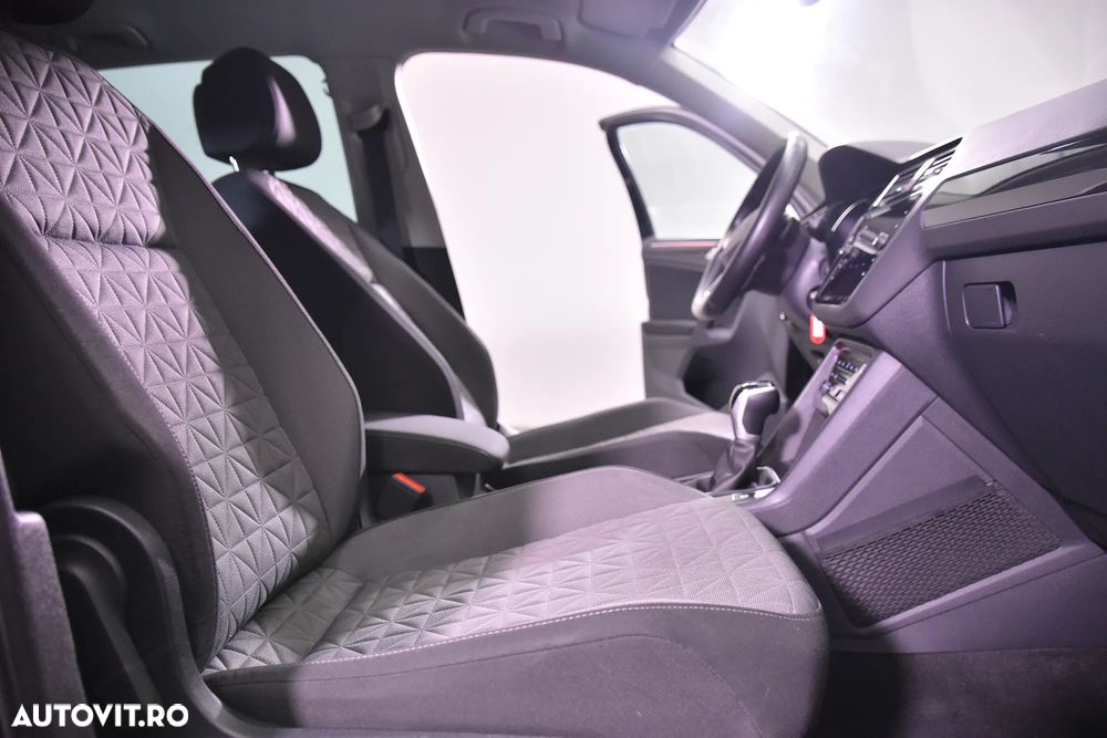 Volkswagen Tiguan - 12