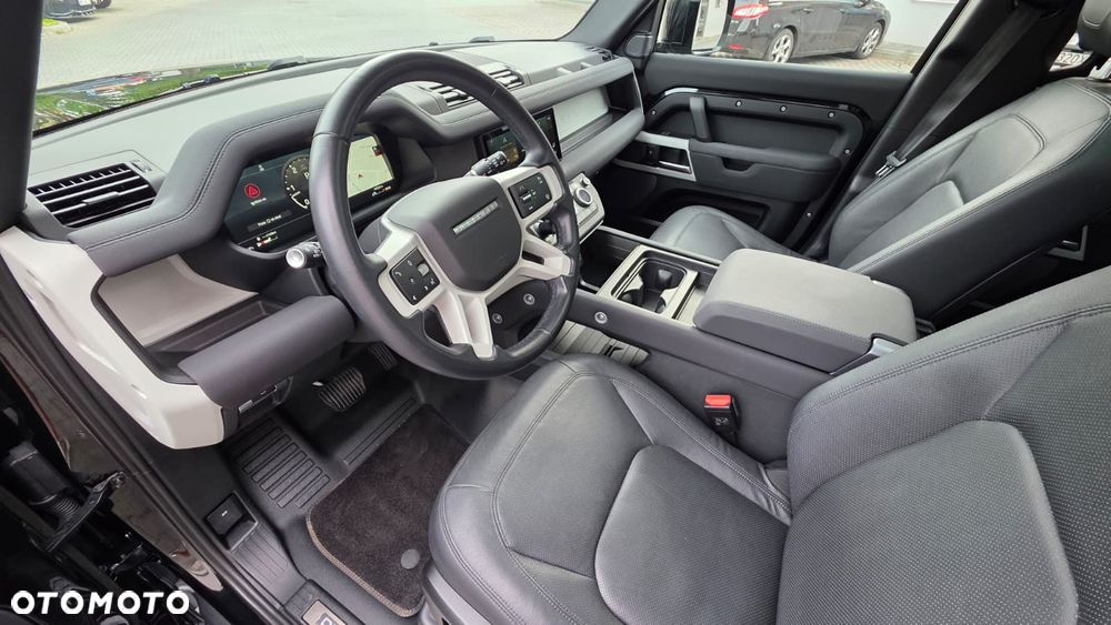 Land Rover Defender - 23