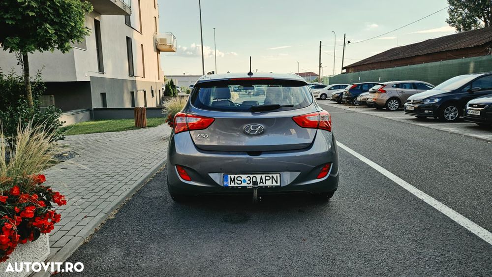 Hyundai i30 1.6 CRDI Automatik Style - 2