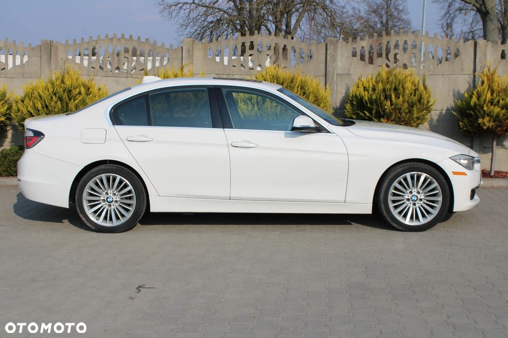 BMW Seria 3 328i xDrive Sport Line - 5